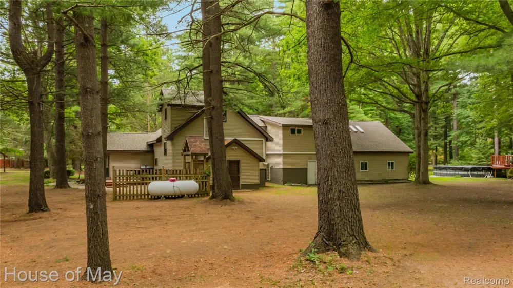 4474 Five Lakes Road North Branch Township, MI 48461