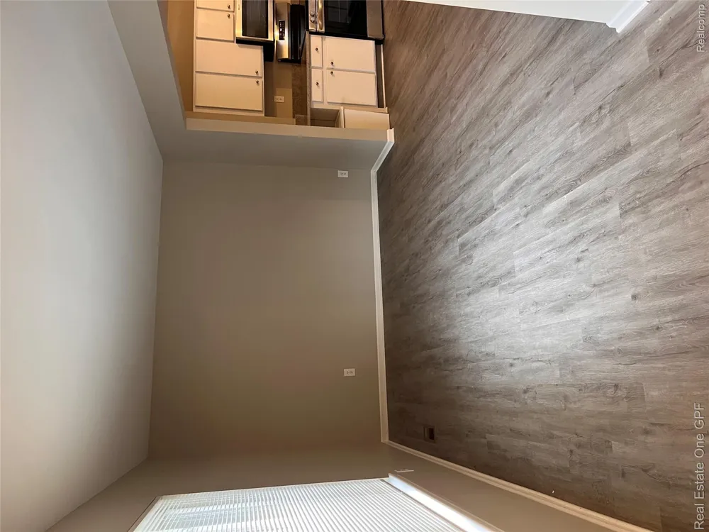 902 Beaconsfield Avenue Grosse Pointe Park City, MI 48230
