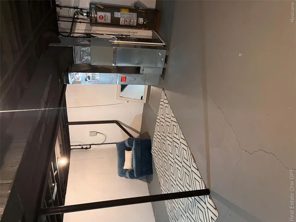 902 Beaconsfield Avenue Grosse Pointe Park City, MI 48230