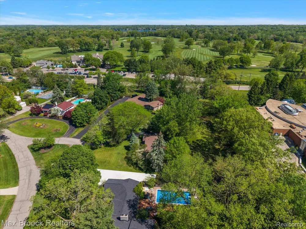 6609 E Knollwood Circle West Bloomfield Charter Township, MI 48322