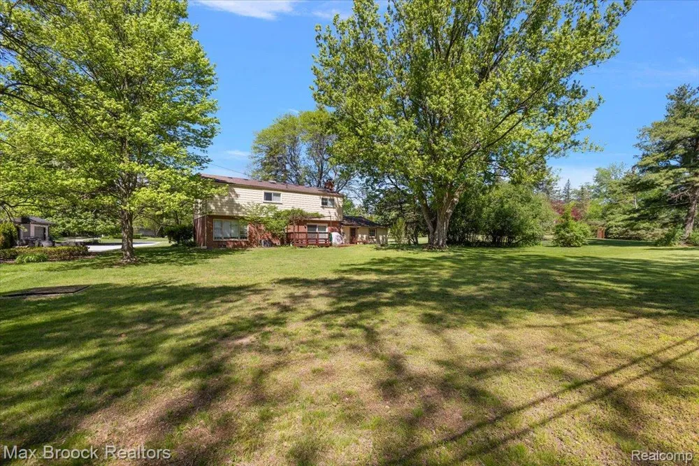 6609 E Knollwood Circle West Bloomfield Charter Township, MI 48322