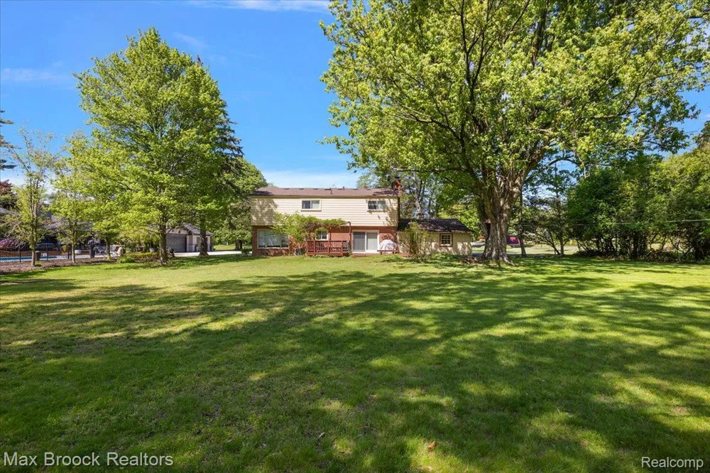 6609 E Knollwood Circle West Bloomfield Charter Township, MI 48322