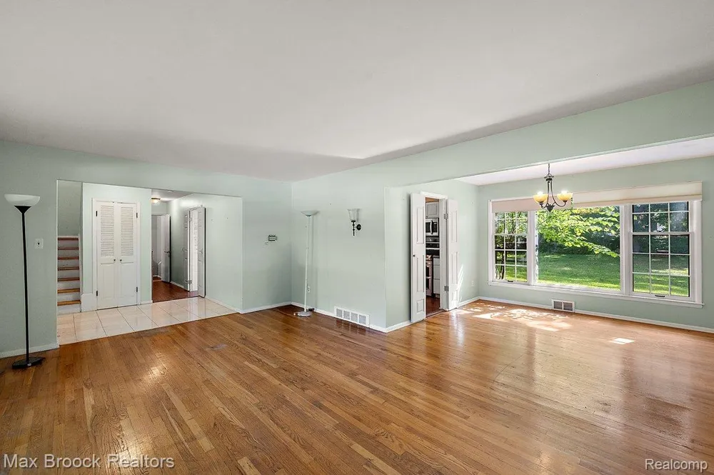 6609 E Knollwood Circle West Bloomfield Charter Township, MI 48322