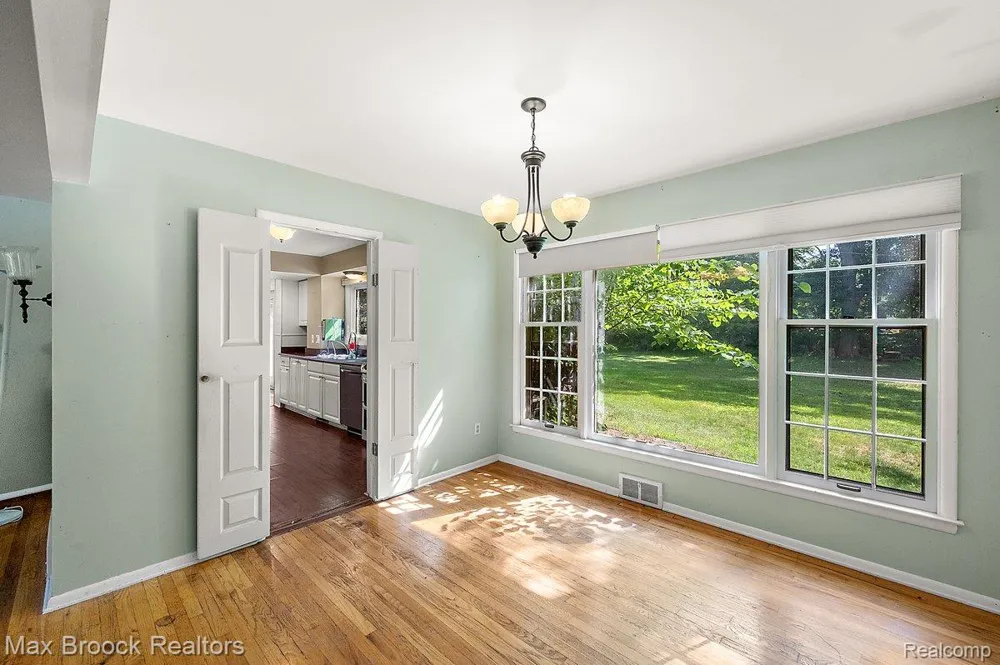 6609 E Knollwood Circle West Bloomfield Charter Township, MI 48322