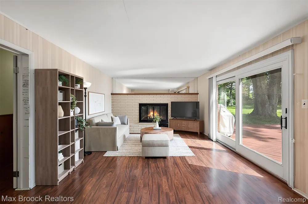 6609 E Knollwood Circle West Bloomfield Charter Township, MI 48322