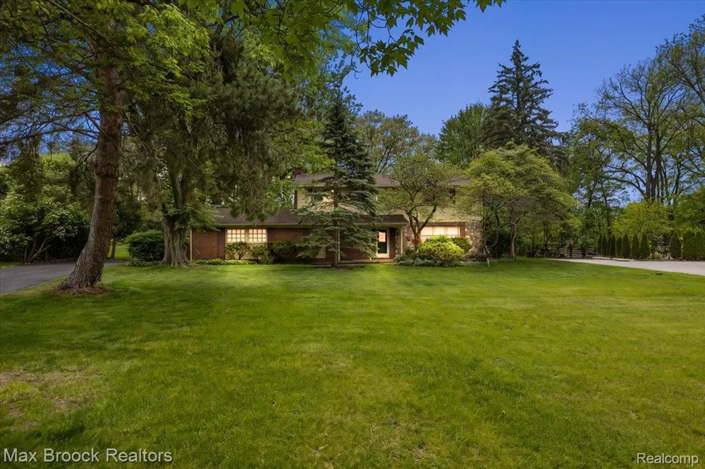6609 E Knollwood Circle West Bloomfield Charter Township, MI 48322