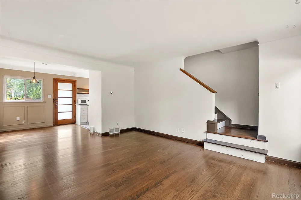 1940 Planavon Street Ferndale City, MI 48220
