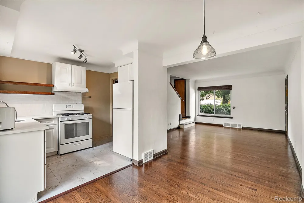 1940 Planavon Street Ferndale City, MI 48220