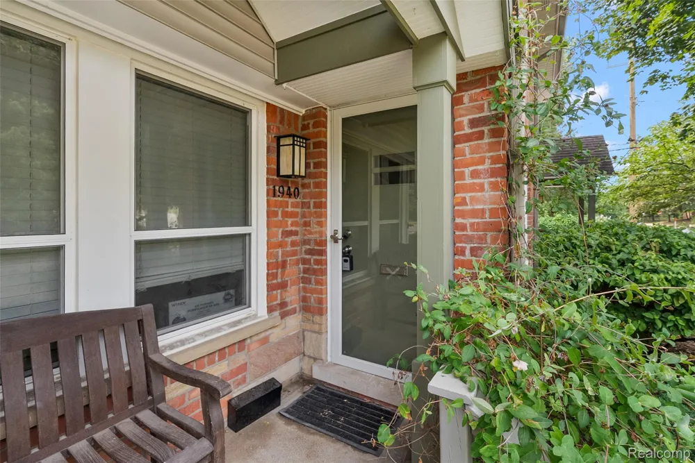 1940 Planavon Street Ferndale City, MI 48220