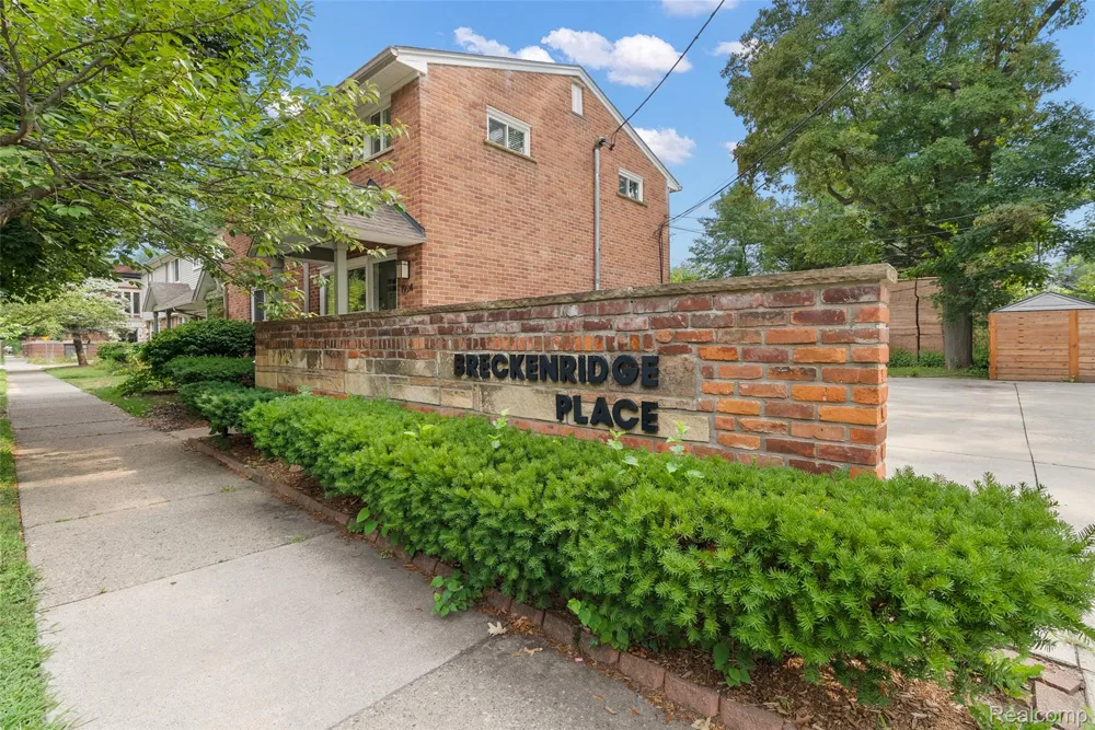 1940 Planavon Street Ferndale City, MI 48220