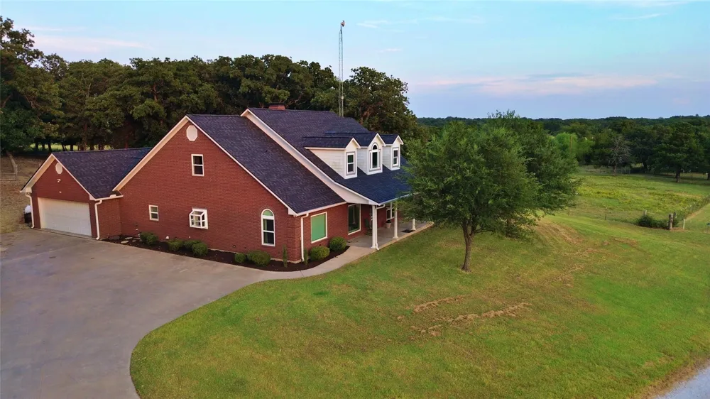 3288 County Road 136 Whitesboro, TX 76273