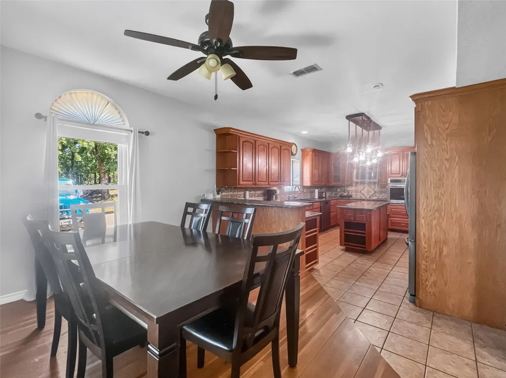 3288 County Road 136 Whitesboro, TX 76273