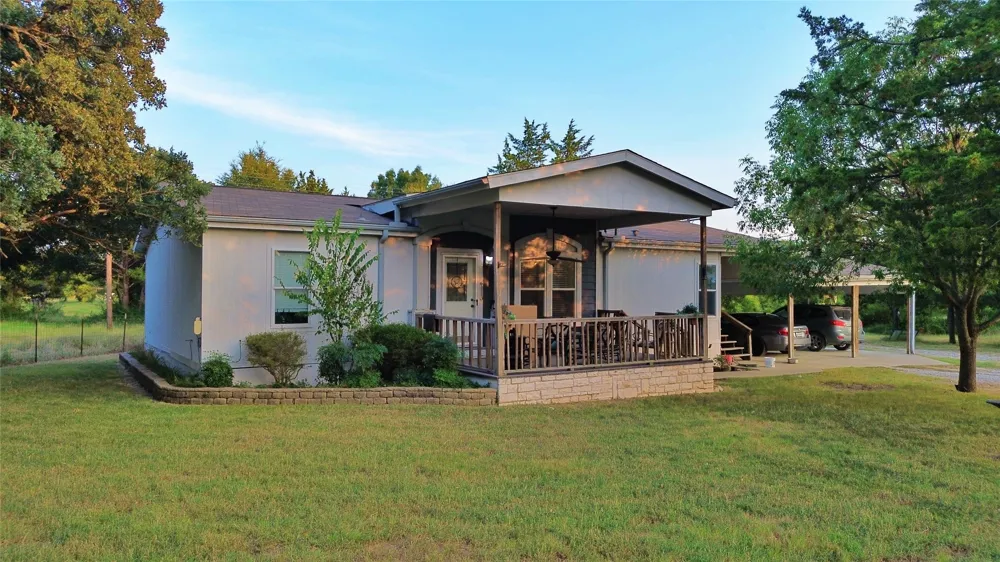 3288 County Road 136 Whitesboro, TX 76273