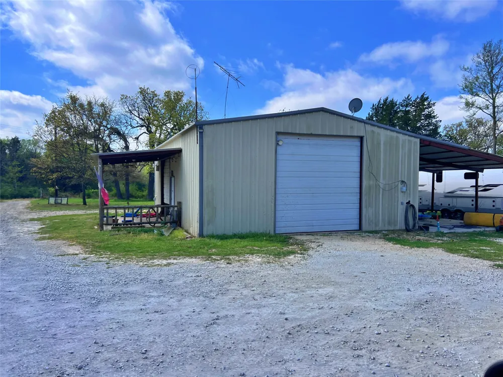 3288 County Road 136 Whitesboro, TX 76273