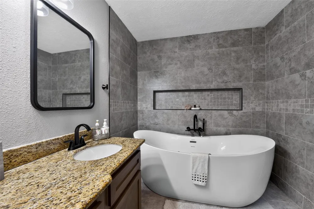 10407 Winding Trail Road La Porte, TX 77571