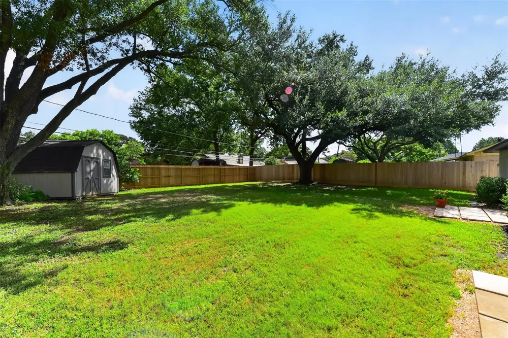 10407 Winding Trail Road La Porte, TX 77571