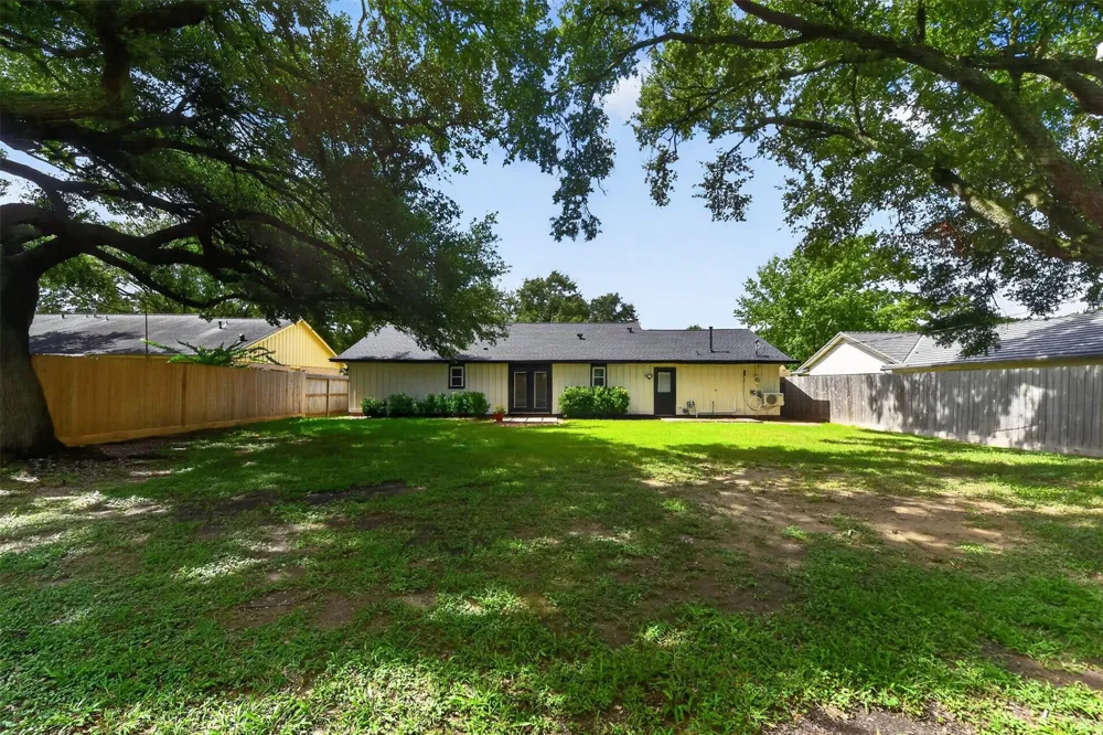 10407 Winding Trail Road La Porte, TX 77571