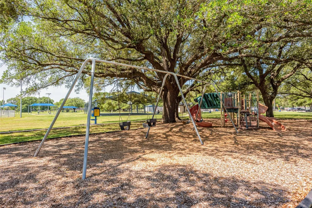 10407 Winding Trail Road La Porte, TX 77571