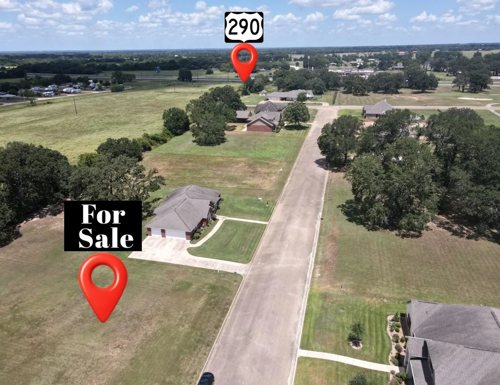 205 Lawrence Marshall Dr Hempstead, TX 77445