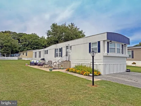 9 BAYBREEZE ROAD #C-37