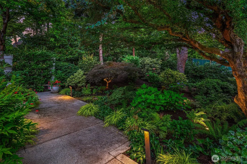 3135 Hunts Point Circle Hunts Point, WA 98004