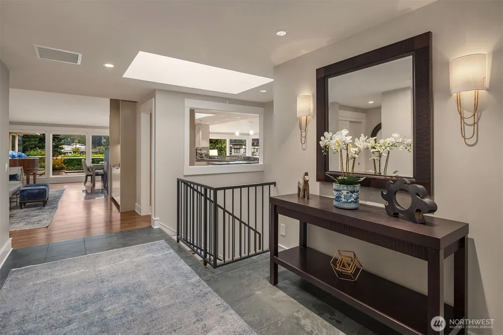 3135 Hunts Point Circle Hunts Point, WA 98004