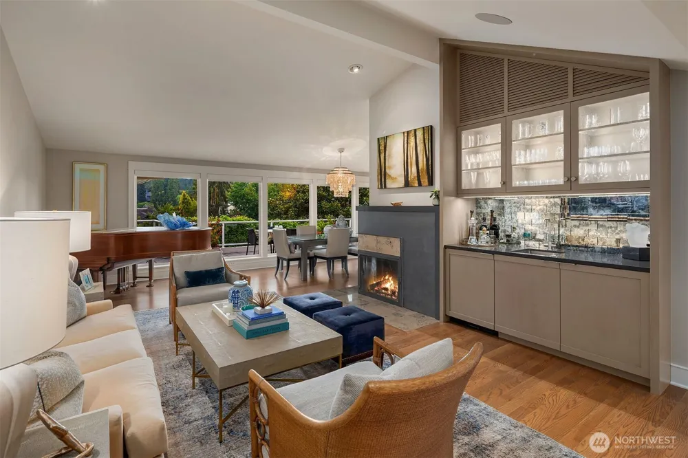 3135 Hunts Point Circle Hunts Point, WA 98004