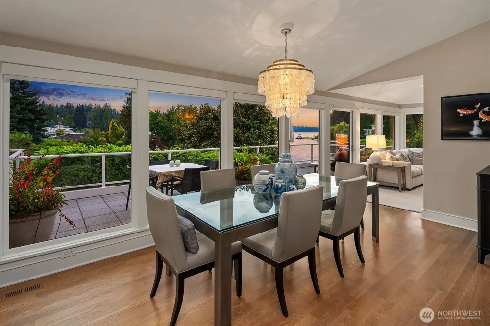 3135 Hunts Point Circle Hunts Point, WA 98004