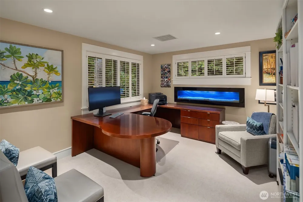 3135 Hunts Point Circle Hunts Point, WA 98004