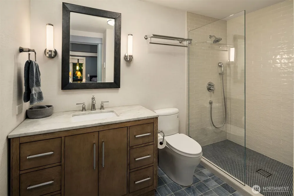 3135 Hunts Point Circle Hunts Point, WA 98004