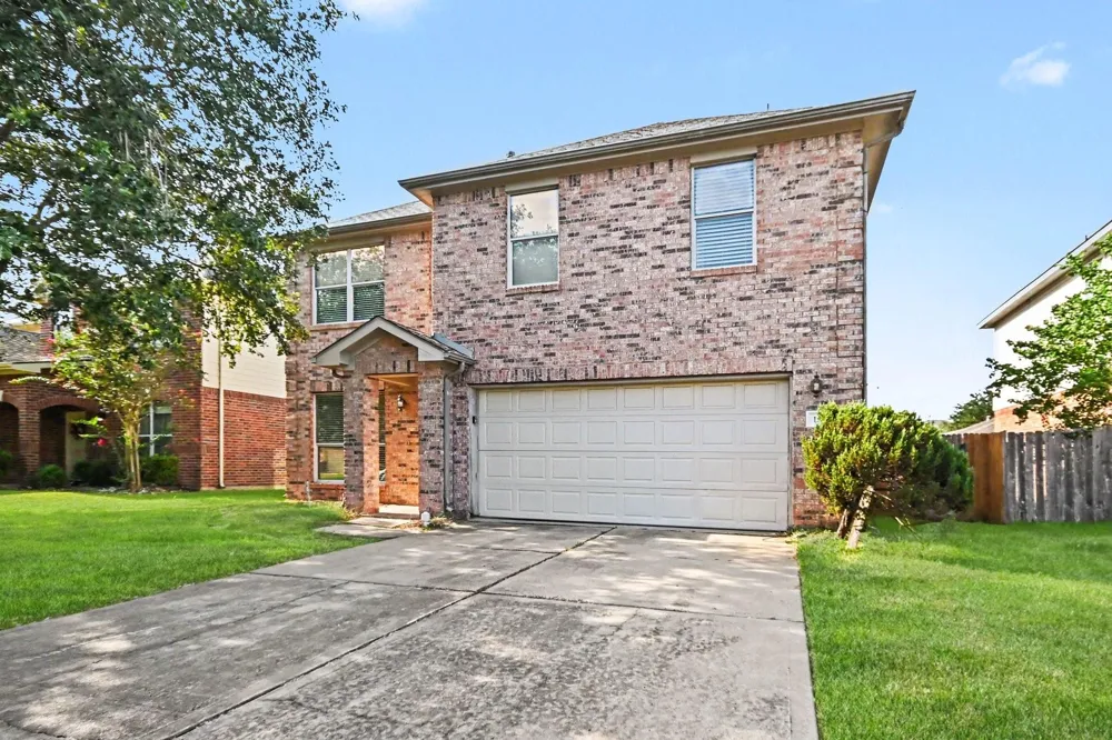 1502 Chandler Park Lane Fresno, TX 77545