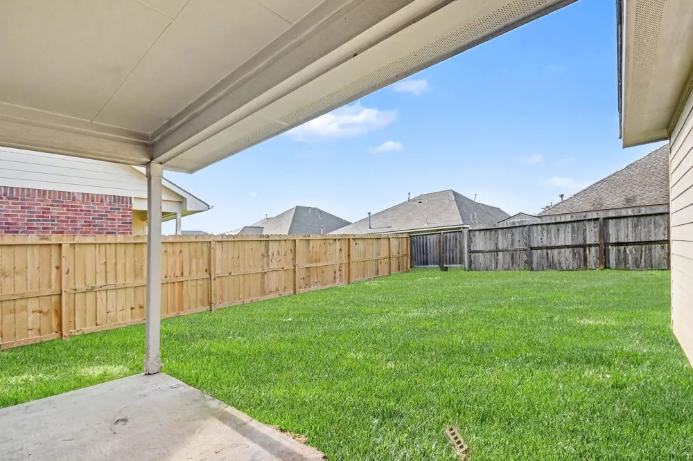 1502 Chandler Park Lane Fresno, TX 77545