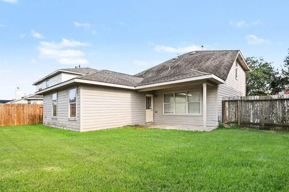 1502 Chandler Park Lane Fresno, TX 77545