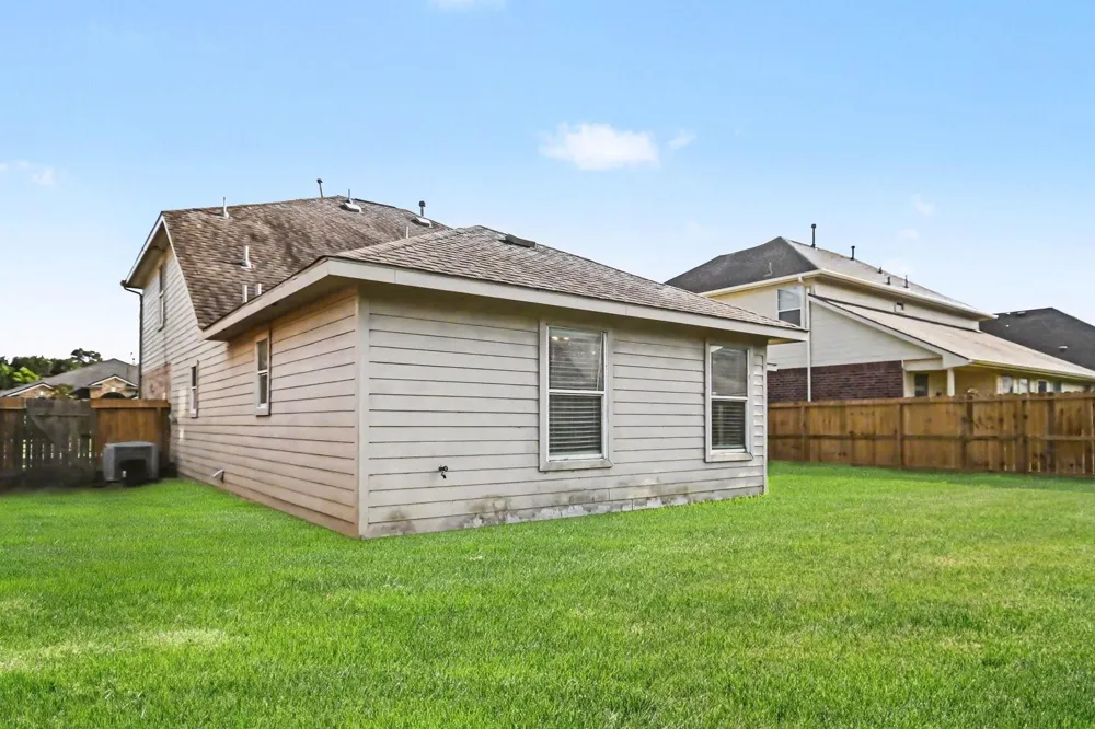 1502 Chandler Park Lane Fresno, TX 77545