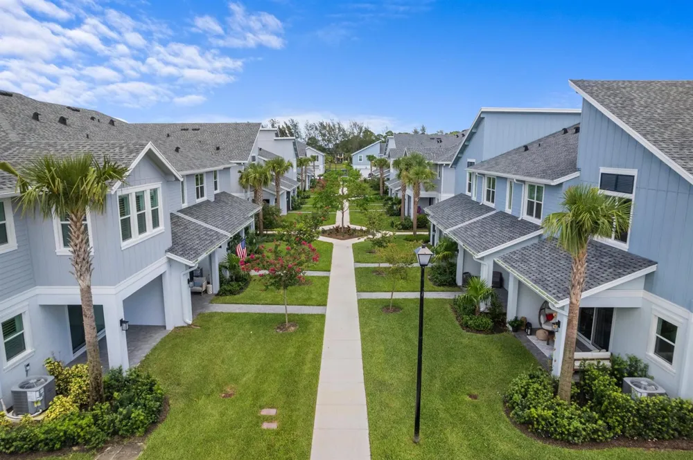 4147 S Longwood Lake Square Westlake, FL 33470