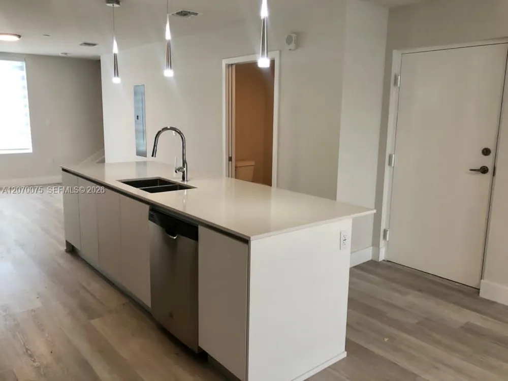 2505 NE 193 St #4206 Aventura, FL 33180