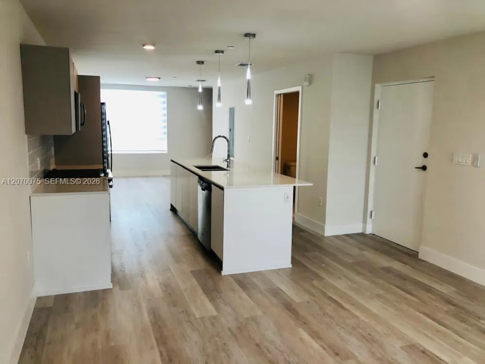 2505 NE 193 St #4206 Aventura, FL 33180
