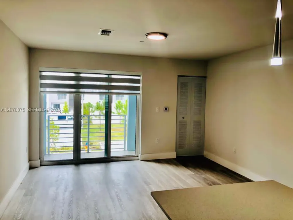 2505 NE 193 St #4206 Aventura, FL 33180