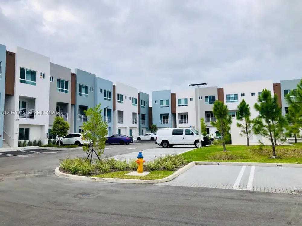 2505 NE 193 St #4206 Aventura, FL 33180