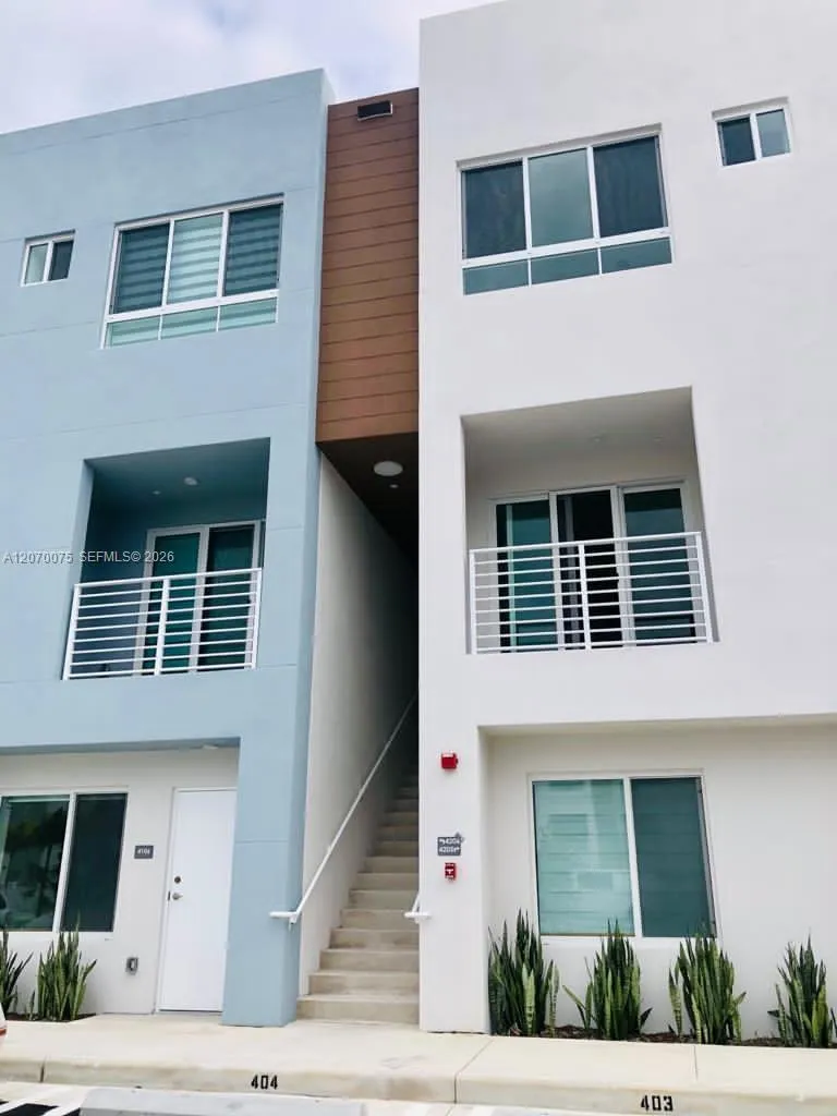 2505 NE 193 St #4206 Aventura, FL 33180