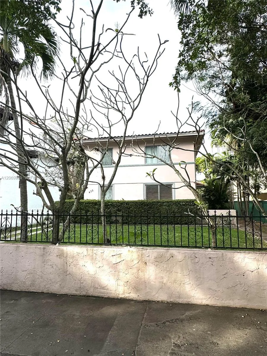 433 Santander Ave #1 Coral Gables, FL 33134
