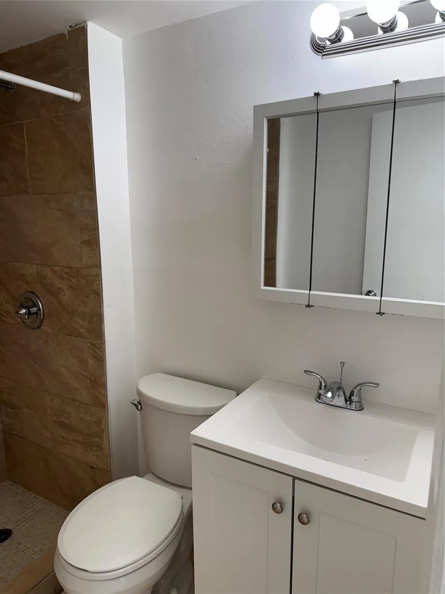 115 ROYAL PARK DRIVE #1F Oakland Park, FL 33309