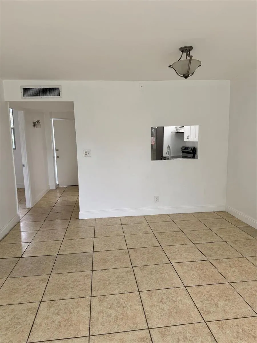 115 ROYAL PARK DRIVE #1F Oakland Park, FL 33309