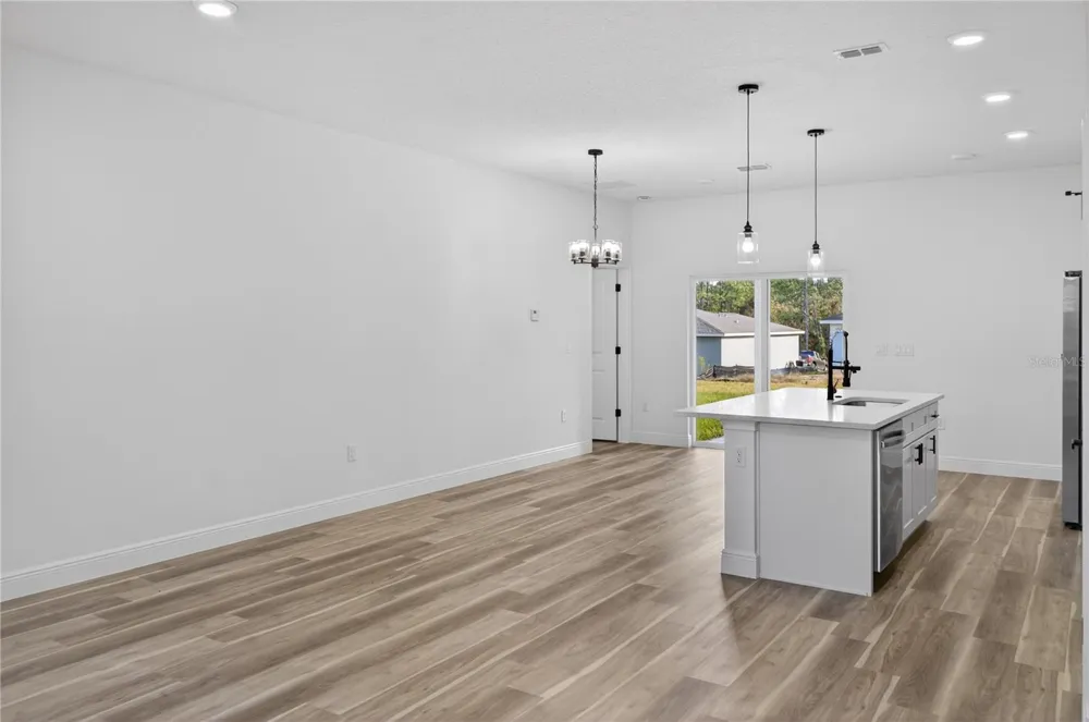 1852 W QUAKER LANE Citrus Springs, FL 34434
