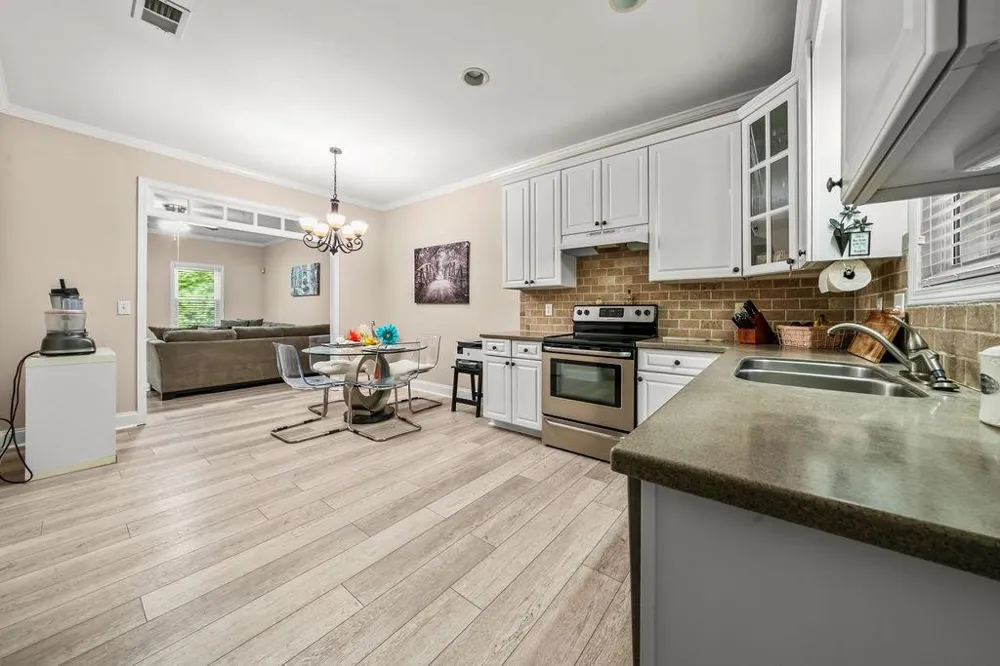 612 Manor Way Cartersville, GA 30120