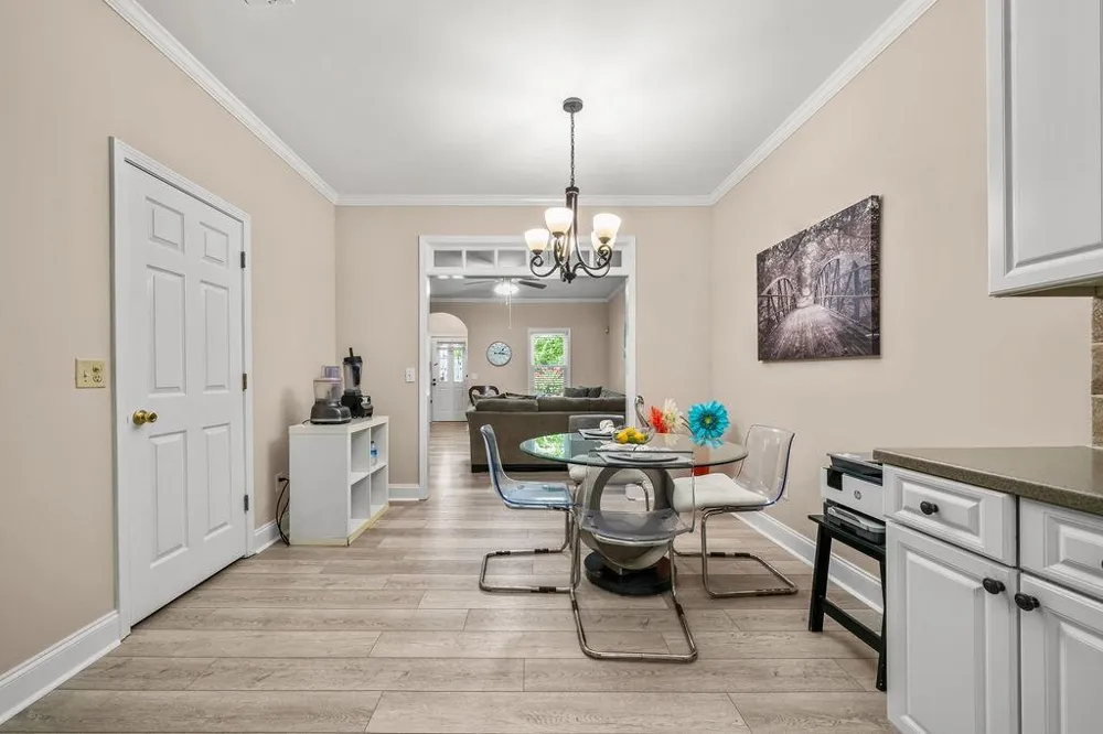 612 Manor Way Cartersville, GA 30120