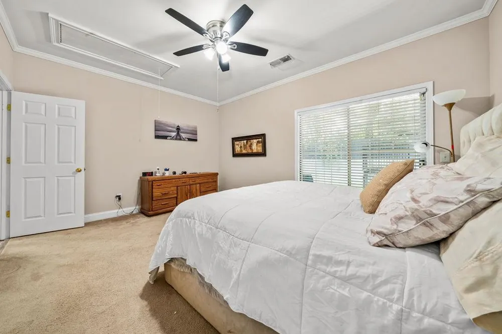 612 Manor Way Cartersville, GA 30120