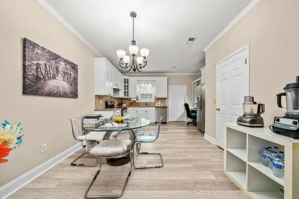 612 Manor Way Cartersville, GA 30120
