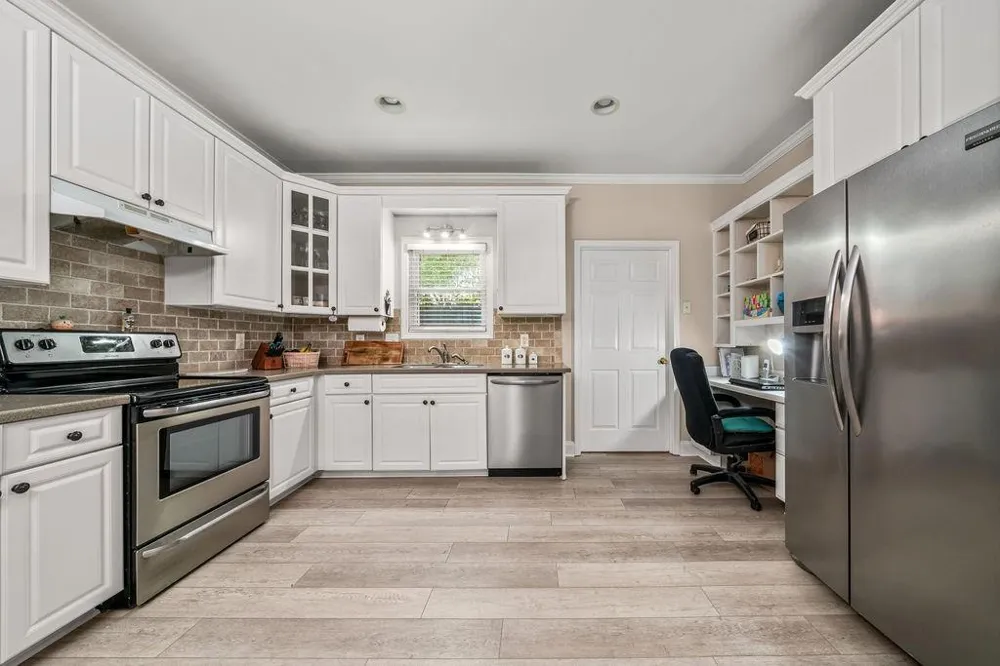 612 Manor Way Cartersville, GA 30120