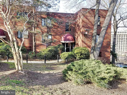 1573 COLONIAL TERRACE #201-Y